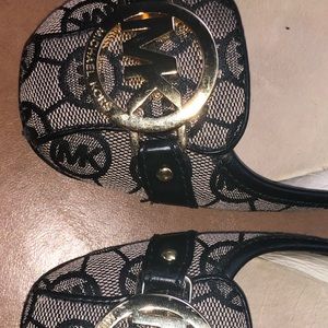 Michael KORS comfy flats size 7